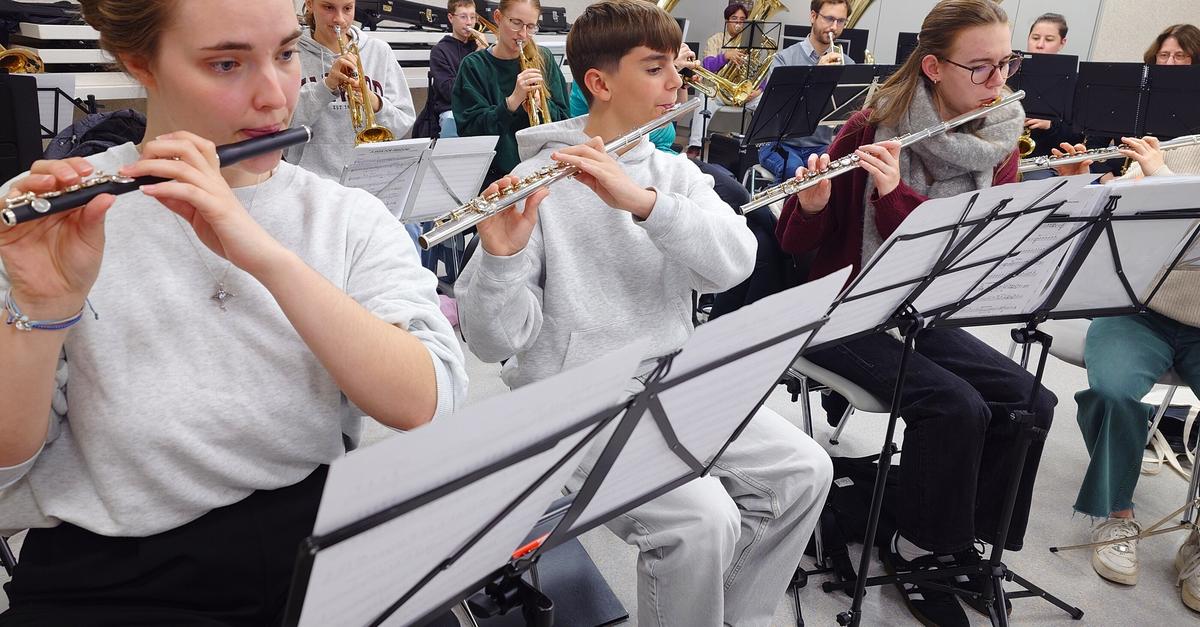 Flörsheimer Musikverein: Mit 13 Jahren spielt Uros im großen Blasorchester
