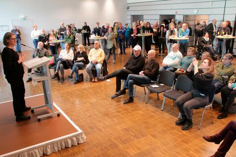 Mit dem Frühjahrsempfang sind die Kreis-Grünen offiziell den Landtagswahlkampf gestartet. Nicht nur Vorsitzende Bianca Strauß (links) zeigte sich dabei siegessicher. © Ralph Keim