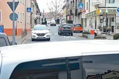 Ob in den Orts- und Stadtkernen, wie hier in Nieder-Olm, oder auf Rheinhessens Autobahnen: Der Verkehr nimmt zu. Dafür braucht es Konzepte.