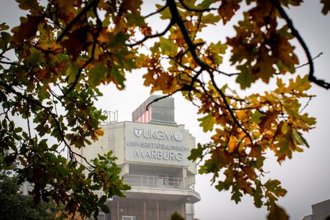 Trübe Aussichten am UKGM Marburg: Nach Massenkündigungen des Pflegepersonals in der Chirurgie, werden jetzt auch die Assistenzärzte der Kinderklinik laut und klagen über viel zu viel Arbeit. Foto: Thorsten Richter 