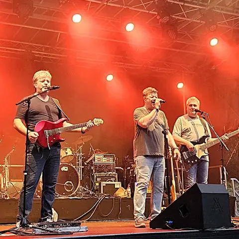 Gutes fürs Ohr: Die Tom-Pfeiffer-Band beim Aßlarer Stadtfest.