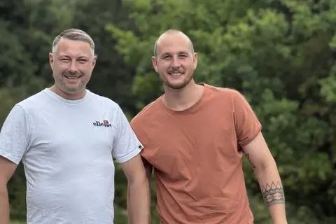 Freuen sich auf die vierte Auflage von „Tanz im Wald“: Stephan Velten (l.) und Marcel Hardt von der „Wanna be crazy – Event GbR“. 