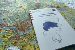 Der überarbeitete Entwurf des Regionalplans Mittelhessen wird erneut offengelegt. In Dillenburg hat die erneute Stellungnahme der Stadt für Zoff gesorgt. (Archiv)