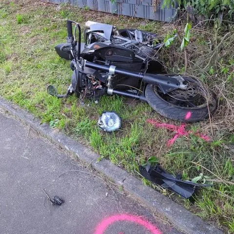 Ein 44-jähriger Motorradfahrer wurde bei einem Unfall zwischen den Greifentseiner Ortsteilen Ulm und Allendorf schwer verletzt. 