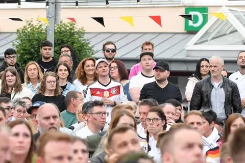 Der Steigplatz ist am Freitagabend bestens besucht gewesen. Über 800 Fußballfans haben beim Viertelfinalspiel zwischen Deutschland und Spanien mitgefiebert.