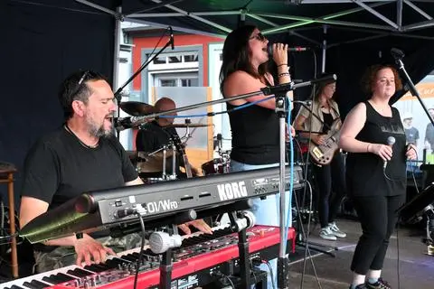 Rockige Klänge: Die Band "Don't Stop" spielt am Samstag auf dem Kornmarkt.