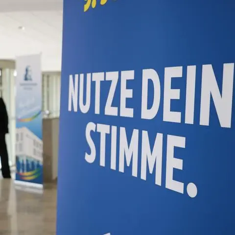 "Nutze Deine Stimme." - Dieser Wahlaufruf zur Europawahl stand in der Aula der Wetzlarer Goetheschule, als dort der Lahn-Dill-Kreis am 23. Mai den 75. Geburtstag des Grundgesetzes feierte.