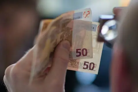 Falschgeld: Auf der Ballersbacher Kirmes sind "falsche Fuffziger" im Umlauf gewesen. 