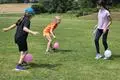 In Schöffengrund konnten elf Kinder bei den Ferienspielen ihr Können unter Beweis stellen. In zwei Teams traten die Jungen und Mädchen gegeneinander an. Wer konnte den Sieg für sich verbuchen? 