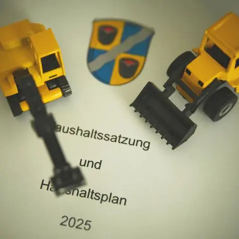 Der Entwurf des Sinner Haushalts 2025 muss erneut im Ausschuss für Finanzen, Wirtschaft und Organisation beraten werden. Das Zahlenwerk ist von der Gemeindevertretung nicht verabschiedet worden. Sinn steht damit weiterhin unter vorläufiger Haushaltsführung.