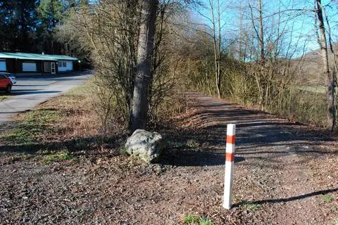 Hier am Biskirchener Schützenhaus beginnt der Ulmtalradweg. 