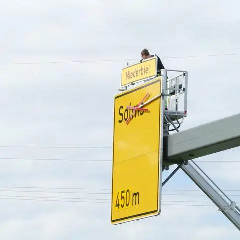 Die Brücke nach Solms ist gesperrt, damit wird der Weg von Burgsolms nach Oberbiel deutlich aufwendiger.