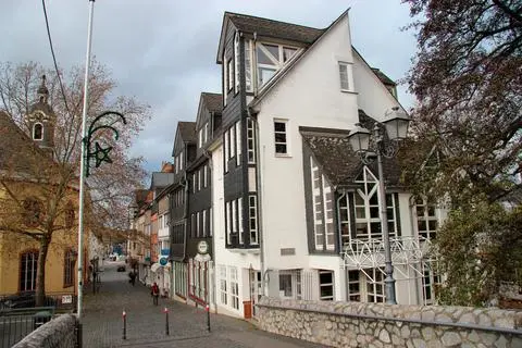 Der Bereich rund um Langgasse und Haarplatz, hier das seit einigen Jahren geschlossene Café Franz, soll zu einem zusammengehörigen Quartier werden. (Archivbild)
