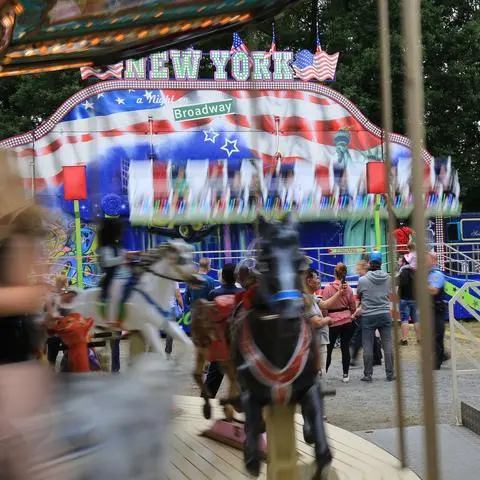 Der Vergnügungspark des Ochsenfests zieht für gewöhnlich viele Menschen ins Finsterloh, so wie hier 2022. Beim Ochsenfest in diesem Jahr dürfte sich das nicht ändern.