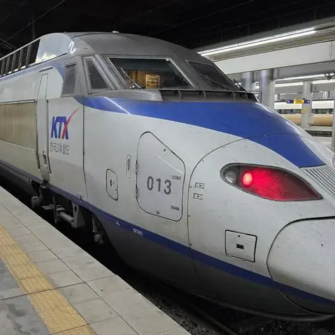 Die Ähnlichkeit ist kaum zu übersehen: Der südkoreanische Hochgeschwindigkeitszug KTX basiert auf dem französischen TGV.