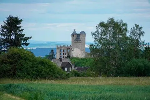 Am "Tag des offenen Denkmals" sind viele Museen, wie gewohnt, geöffnet. Auf Burg Greifenstein (Foto) gibt es im Marstall einen Vortrag über den Bau der Doppeltürme. (Archiv)