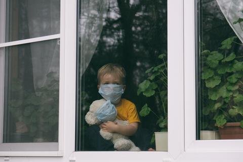 Auch für Kinder ist die Corona-Pandemie mit vielen Einschränkungen verbunden. Foto: Gargonia - stock.adobe