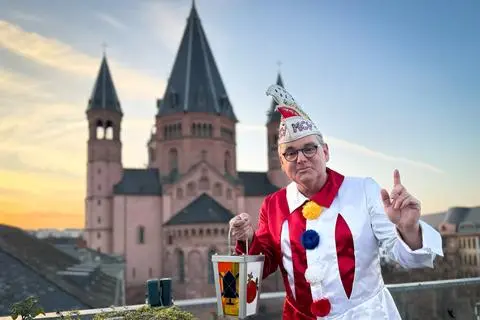 Als Bajazz mit Laterne verkörpert René Pschierer seit 2012 die Symbolfigur des MCV.