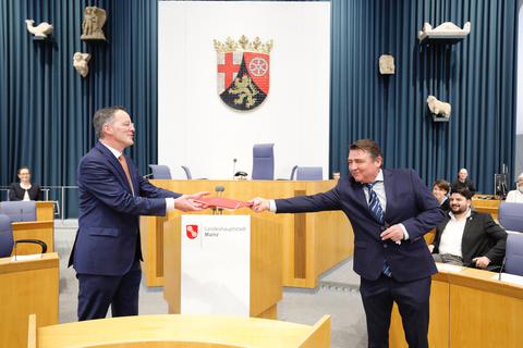 Bürgermeister Günter Beck (rechts) und OB Michael Ebling.  Archivfoto: Sascha Kopp 