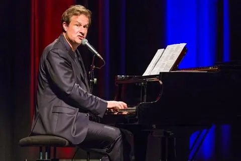 Lars Reichow hat ein Lied über „Putins Krieg“ verfasst.