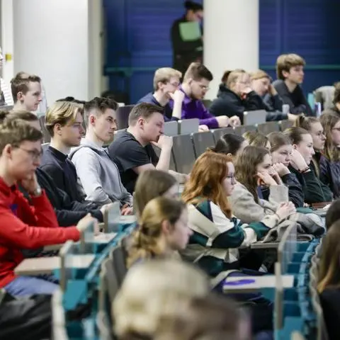 Oberbürgermeister Nino Haase und Universitätspräsident Georg Krausch begrüßten die neuen Studierenden zum Start des Sommersemesters an der Johannes Gutenberg-Universität.