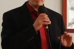 „Hessen Mobil“-Planer Mario Gräb moderierte als Gastgeber die emotionale Informationsveranstaltung in Sechshelden.