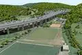 So k&ouml;nnte die neue Sechsheldener Talbr&uuml;cke aussehen. Die Simulation von &bdquo;Hessen-Mobil&ldquo; (bei der noch einige Wohnh&auml;user fehlen) zeigt unter anderem die bis zu 6,50 Meter hohen L&auml;rmschutzw&auml;nde. Die von der B&uuml;rgerinitiative &bdquo;MUT&ldquo; favorisierte Tunnell&ouml;sung f&uuml;hrt &uuml;ber die Rotaschepl&auml;tze des Tennisclubs sowie die hintere linke Ecke des Naturrasenplatzes. Anschlie&szlig;end &bdquo;verschwindet&ldquo; die A 45 rechts im &bdquo;Klangstein&ldquo;.