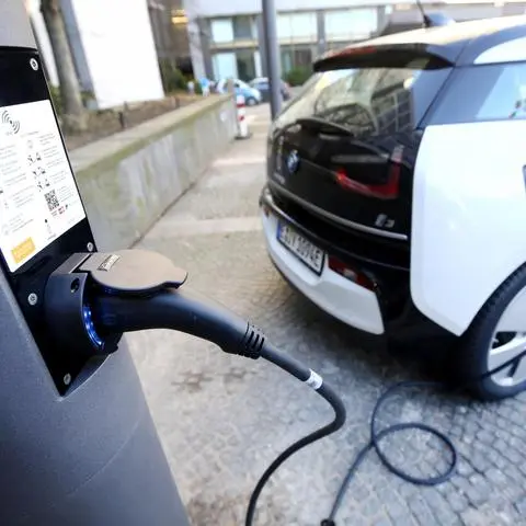Die äußerst kurzfristige Abschaffung der Förderung für Elektroautos habe viele Gewerbebetriebe getroffen – beim Förderprogramm für Energieeinsparungen an Gebäuden dürfe dies nicht passieren, fordert der HWK-Präsident.