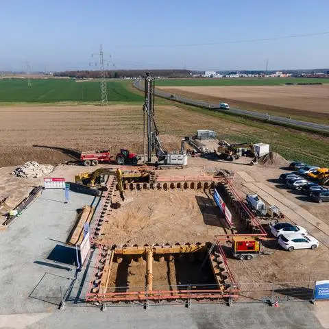 Die Baustelle für ein Kupplungsbauwerk der Neuen Riedleitung bei Wolfskehlen.