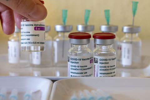 Fast 3,2 Millionen Dosen des Astrazeneca-Impfstoffs wurden bereits geliefert, aber nicht einmal eine halbe Million davon verimpft. Foto: dpa