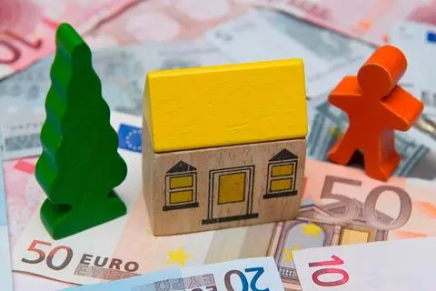 Die Grundsteuer in Homberg soll deutlich angehoben werden. Das Leben für die Bürgerinnen und Bürger wird teurer. Symbolfoto: dpa 