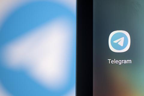 Ein wesentlicher Unterschied von Telegram etwa zu WhatsApp besteht darin, dass Gruppen bis zu 200.000. Mitglieder haben können. Foto: dpa