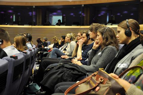 Volontäre als Zuhörer im EU-Parlament. Foto: Marta Thor
