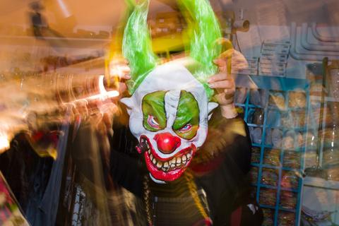 Clowns waren mal lustig - mit derlei Masken nicht mehr. Foto: dpa