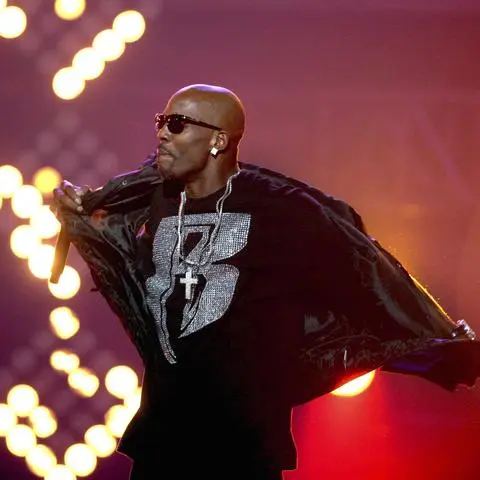 Nach Tagen künstlicher Beatmung nach einem Herzanfall ist US-Rapper DMX im Alter von 50 Jahren gestorben.