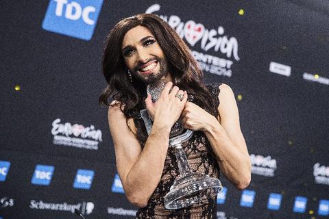 Die strahlende ESC-Siegerin: Conchita Wurst entzückt Europa mit ihrem Song - und ihrem Bart. Foto: dpa