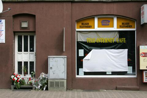 Blick auf das Internet-Café in Kassel, in dem der Betreiber Halit Yozgat ermordet wurde, aufgenommen am 10. April 2006.