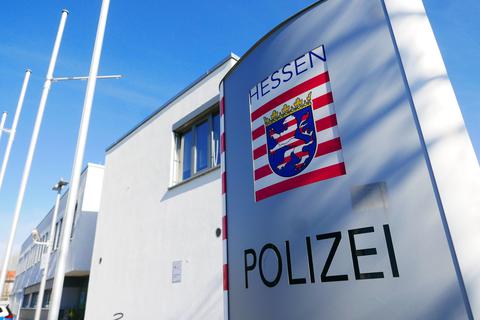 Die Dienststelle der Polizei in Flörsheim räumte erst nachträglich Fehler bei der Bearbeitung des Falles ein. Foto: Jens Etzelsberger
