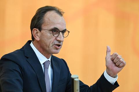 Finanzminister von Hessen Michael Boddenberg spricht im Hessischen Landtag.