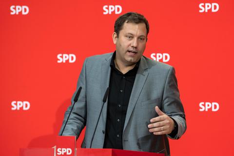 Die Wähler der AfD seien oft unzufrieden mit dem politischen System – darauf will die SPD reagieren. „Die Ansprache an die Menschen verändert sich“, sagt Generalsekretär Lars Klingbeil. Archivfoto: dpa