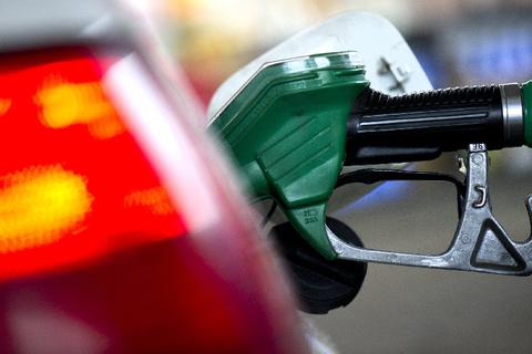 Trotz Benzinpreis-App gibt es beim Tanken noch erhebliche Preisunterschiede. Foto: dpa