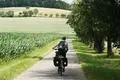 Mit dem Fahrrad radelte unsere Autorin über weite Felder an Kocher und Jagst entlang.