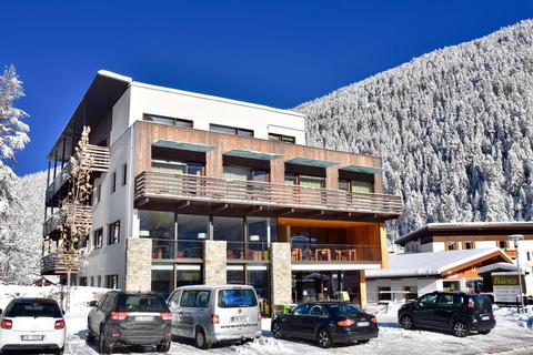 Die Leistungen im „Nives“-Hotel im Bergdorf Sulden können individuell zusammengestellt werden. Den Panoramablick gibt es gratis dazu. Foto: Matthias Gapp