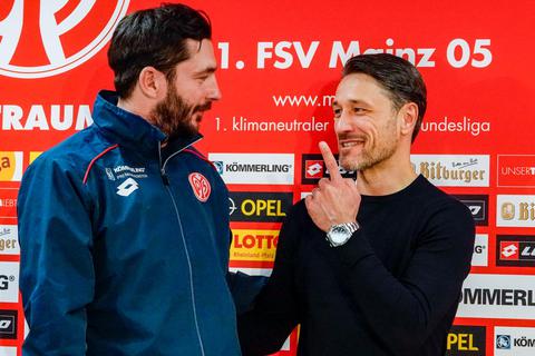 Der frühere 05-Trainer Sandro Schwarz (links) coacht jetzt Hertha BSC, Niko Kovac hat beim VfL Wolfsburg seine nächste Trainerstation.  Archivfoto: Sascha Kopp 