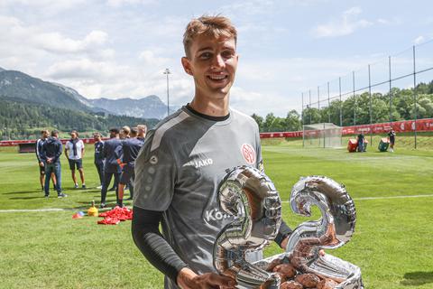 Geburtstagskind von Mainz 05: Torwart Lasse Rieß feiert seinen 22. Geburtstag in Schladming. 