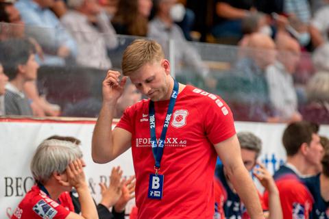 Will eine Negativspirale verhindern: Hüttenbergs Trainer Johannes Wohlrab. Foto: Jenniver Röczey 