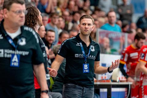 Ist trotz der Niederlage gegen Großwallstadt zufrieden: Hüttenbergs Trainer Johannes Wohlrab mit dem Gezeigten seiner Mannschaft.