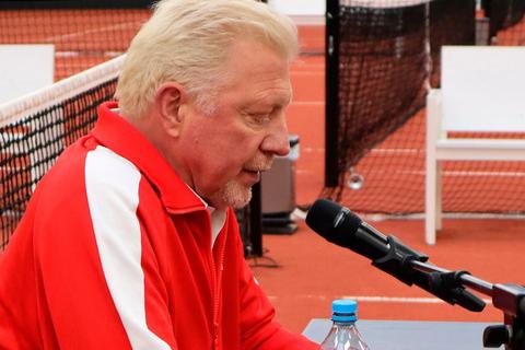 Boris Becker bei einem Besuch in der Tennisakademie in Hochheim im November 2021. Kommt er nochmals wieder? Archivfoto: Dietmar Elsner  