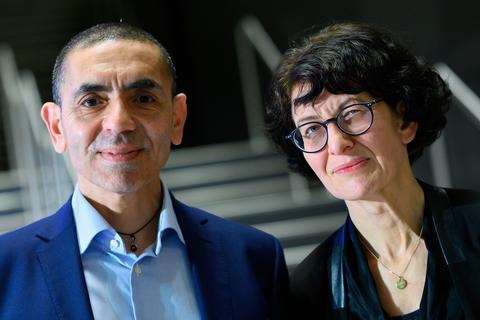Ugur Sahin und Özlem Türeci, die Gründer des Mainzer Corona-Impfstoff-Entwicklers Biontech. Foto: Bernd von Jutrczenka/dpa-Pool/dpa