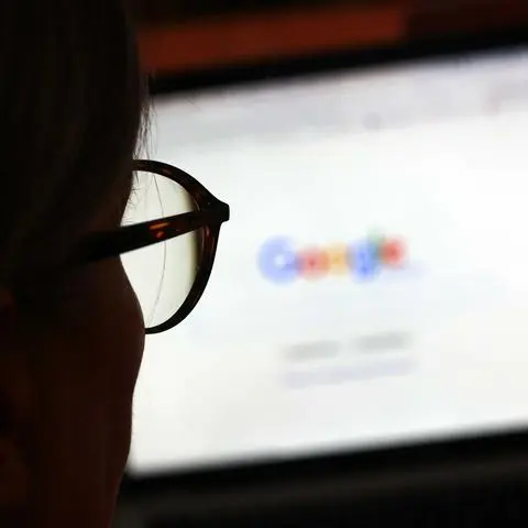 Die Google-Suche wird künftig bei bestimmten Anfragen eine „Übersicht mit KI“ als Antwort liefern. (Archivbild)